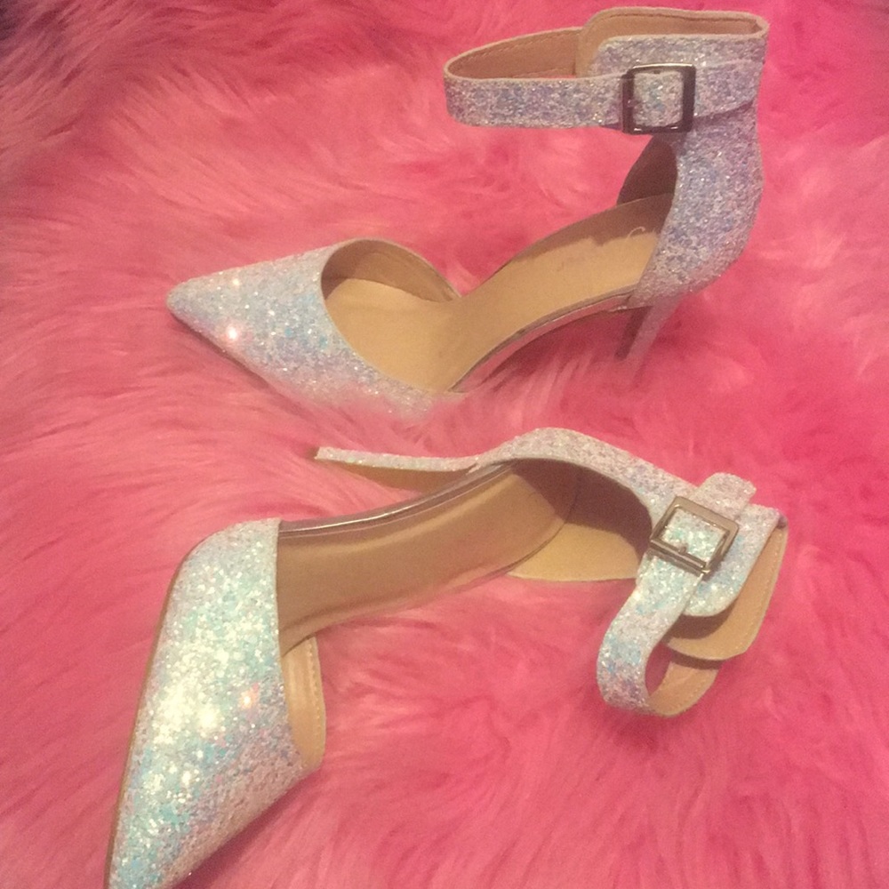 White Glitter heel (size 7.5)